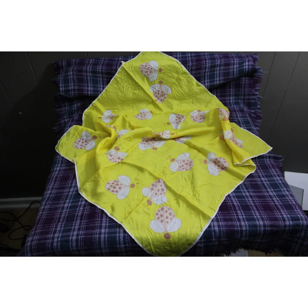 Vintage Made in Japan Yellow Ladybug Scarf - Picture 2 of 5